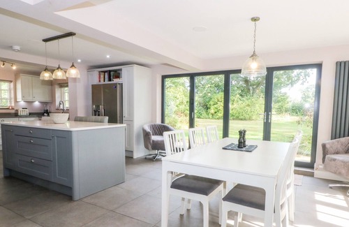 Wilmslow Hütte | Quaker Cottage, WILMSLOW