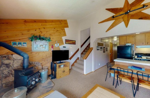 Tahoe Village Hotel | Quaking Aspen Lane C