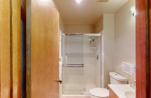 Tahoe Village Hotel | Quaking Aspen Lane C