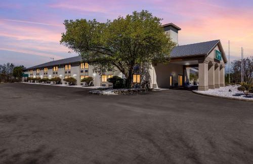 Austintown Hotel | Quality Inn Austintown-Youngstown West