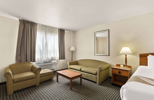 Cheyenne Hotel | Quality Inn Cheyenne I-25 South