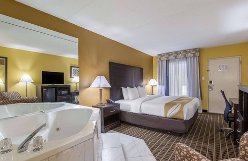 Pittsburg Hotel | Quality Inn London