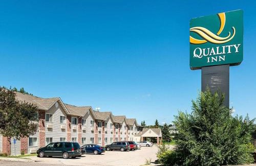 Coon Rapids Hotel | Quality Inn near Northtown Mall & National Sports Center