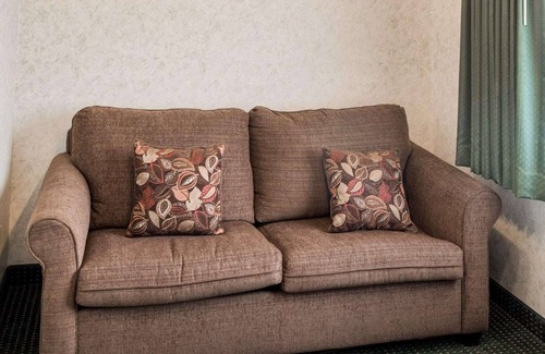 Coon Rapids Hotel | Quality Inn near Northtown Mall & National Sports Center