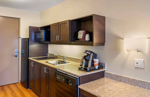 Winkler Hotel | Quality Inn & Suites