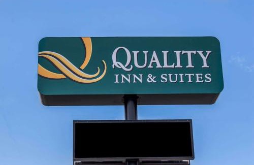 Fife Hotel | Quality Inn & Suites Fife Seattle