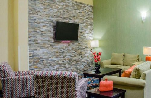 Medina Hotel | Quality Inn & Suites Medina - Akron West