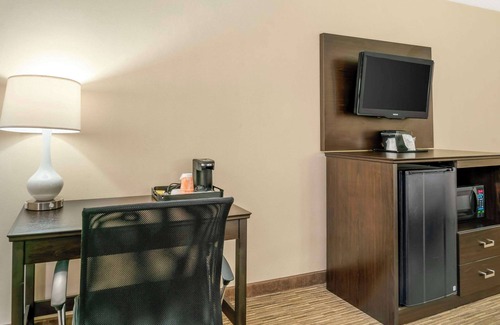 Monroe Hotel | Quality Inn & Suites Monroe