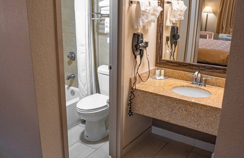 Lithia Springs Hotel | Quality Inn & Suites near Six Flags - Austell