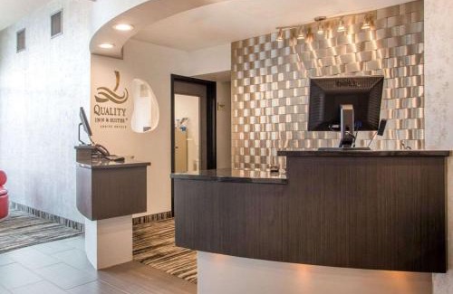 Crosswoods Hotel | Quality Inn & Suites North-Polaris