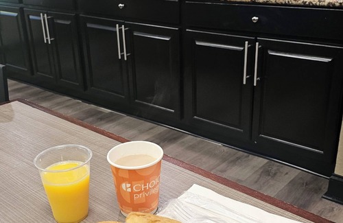 Lexington Hotel | Quality Inn & Suites