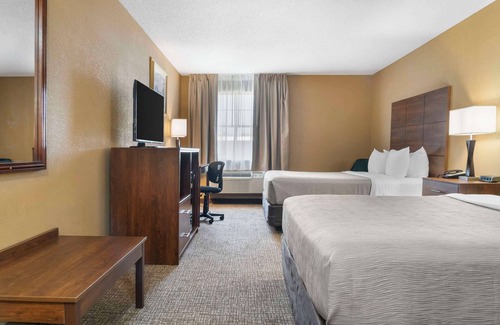 Manistique Hotel | Quality Inn & Suites