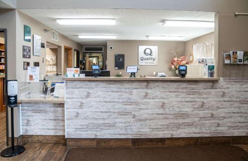 Watertown Hotel | Quality Inn & Suites Watertown near Prairie Lakes Ice Arena