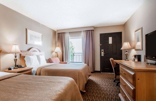 Turners Hotel | Quality Inn US65 & E. Battlefield Rd. Springfield
