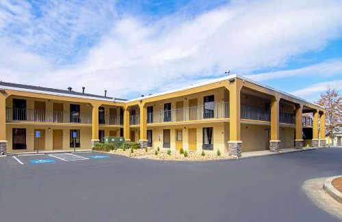 Villa Rica Hotel | Quality Inn Villa Rica