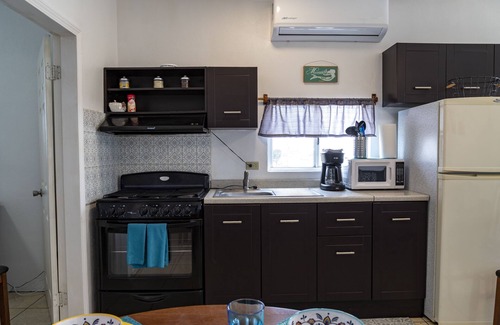 Ensenada Wohnung | Quality Lodging by the Sea. Lovely full size apartment w/balcony and ocean view.