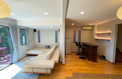 Honkomagome Wohnung | Quality lodging in the heart of Tokyo. A 4-minute walk from Tabata Station on the JR Yamanote Line. Maximum of 19 people.