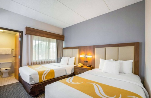 Lansing Hotel | Quality Suites Lansing