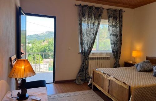 Mondim de Basto Haus | Quarto Familiar do Januário
