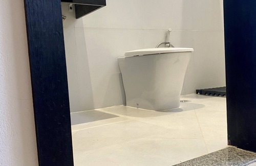 Cambui Haus | Quarto Privativo com Banheiro Externo de uso Exclusivo