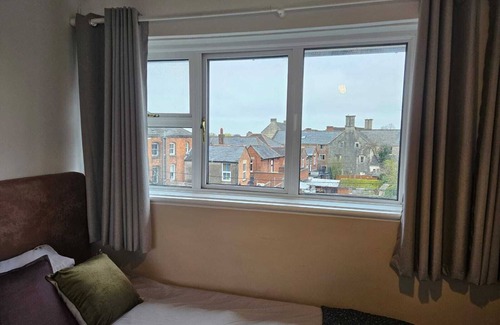 Stonehouse Wohnung | Queens Room - 1 Bedroom in Shared House - Stonehouse