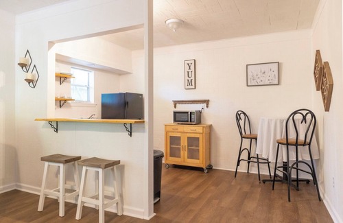 Benton Wohnung | Quiet 1-bedroom corporate apartment in central Benton with AC, WiFi