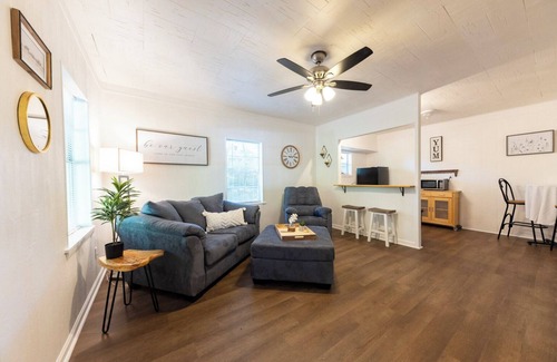 Benton Wohnung | Quiet 1-bedroom corporate apartment in central Benton with AC, WiFi