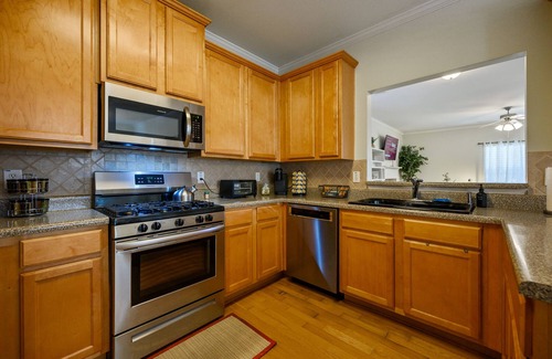 Acworth Haus | Serene Getaway: 3BR, Near DT Acworth