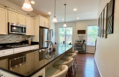 Northeast Haus | Quiet and cozy 3BR & 3BA in DC less than 10 minutes from the Metro