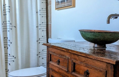 Elgin Haus | Quiet and Unique 2BR on Winery Row - The Elgin Project