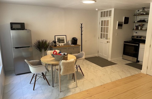 Mac Mahan Haus | Quiet Brand new Duplex in law suite