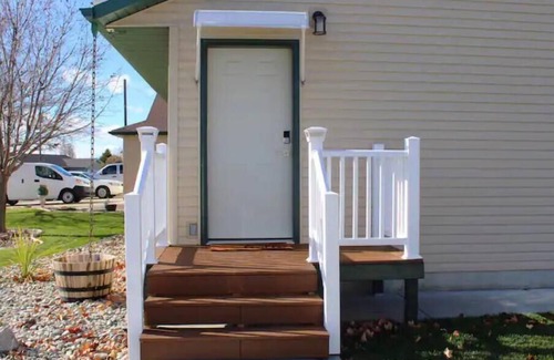 Twin Falls Wohnung | Quiet, Clean 1 BR Apt. Perfect getaway for 2. Close to shopping, movies, etc