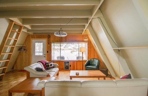 Deer River Haus | Quiet Deer River Cabin with Dock and Lake View!