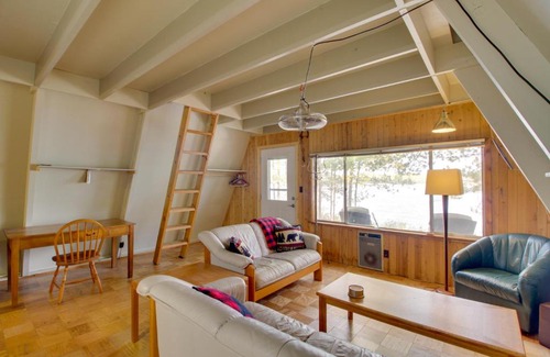 Deer River Haus | Quiet Deer River Cabin with Dock and Lake View!