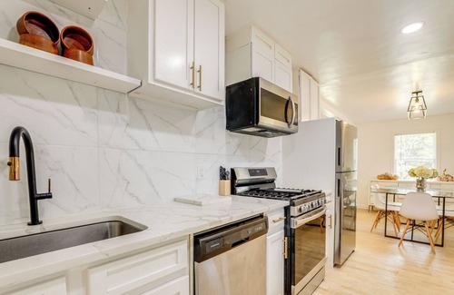 North Decatur Haus | Quiet Getaway ~ 8 Mi to Downtown Atlanta!