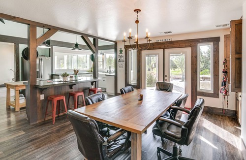 Glenn County Haus | Quiet Home Near Sacramento River: Deck & Fire Pit