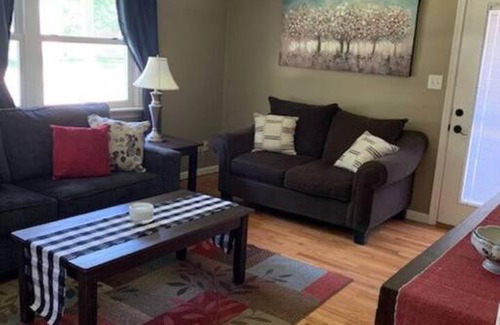 Saginaw Haus | Quiet home three bedroom home in peaceful neighborhood