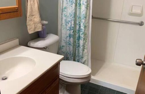 Saginaw Haus | Quiet home three bedroom home in peaceful neighborhood