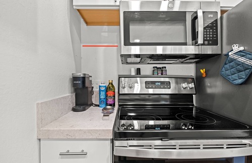 Northeast Reno Eigentumswohnung | Quiet Modern Condo by UNR & 3 min to Dowtown