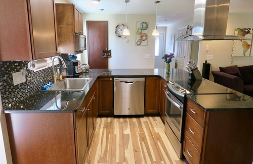 Westside Norwich Haus | Wunderschön renovierte 2 Bett / 1Bath Haus in einer ruhigen Gegend in der Nähe von Casinos und Mystic