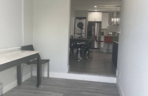 Tarpon River Haus | Quiet neighborhood-close to the action.