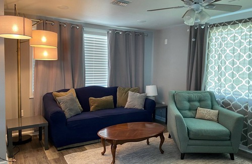 Metairie Haus | Quiet Neighborhood with quick acess to everything you need