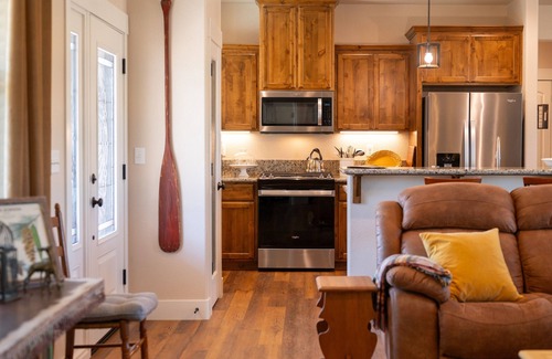 Paradise Haus | Quiet Paradise Family Home With A View