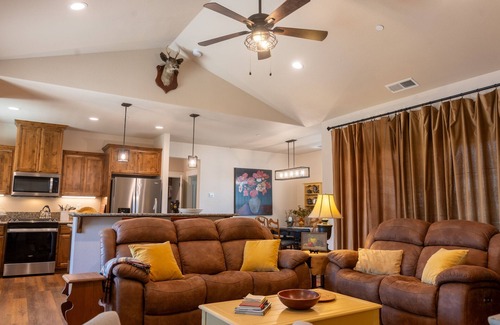 Paradise Haus | Quiet Paradise Family Home With A View