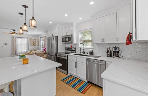 Sylvan Hills Haus | Quiet, Private, Convenient for Visiting Film Professionals