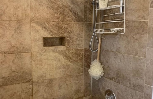 North Laurel Haus | Quiet Private Rm Laurel