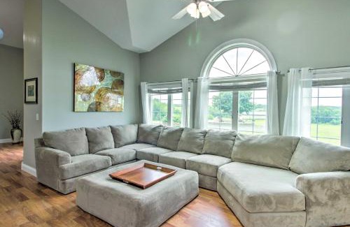 Audubon Haus | Quiet Retreat with Kayak and Patio, Walk to Lake!