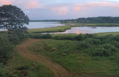Edgartown Kabine | Quiet Rustic Flucht mit Sonnenaufgang und Sonnenuntergang Blick über Cape Poge Pond