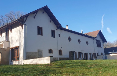 Peronnas Wohnung | Quiet, spacious and comfortable apartment (sleeps 6).