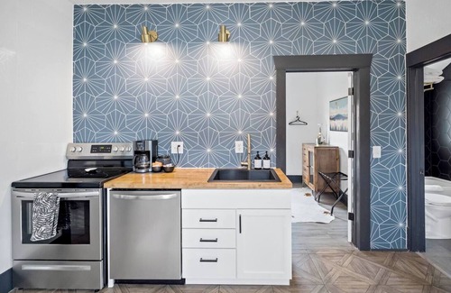 Sheridan Haus | Quiet Spot w/Fenced Yard |The Stardust Bungalow